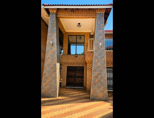 8 BEDROOM HOUSE FOR SALE IN BENDOR